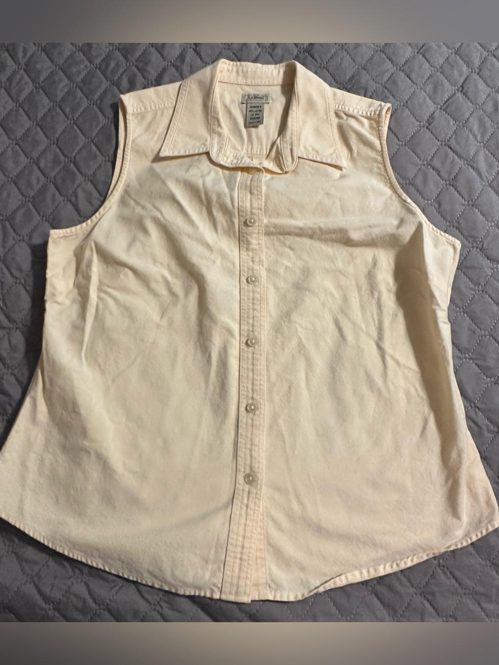 Womens L.L. bean Classic Sleeveless Button-Up Shirt -Butter Yellow size L Cotton